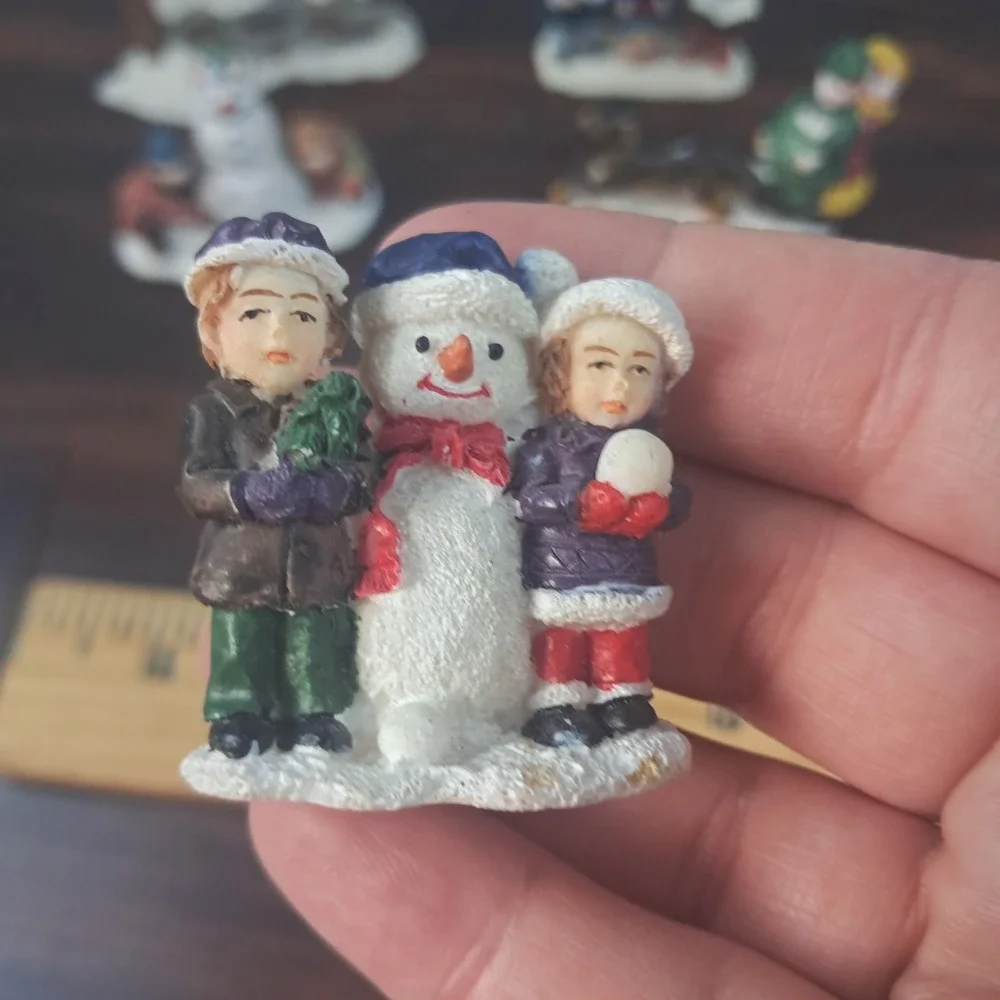 Mixed Lot Christmas Mini Village Figures Snowman Sleigh  Kids Carolers Birds